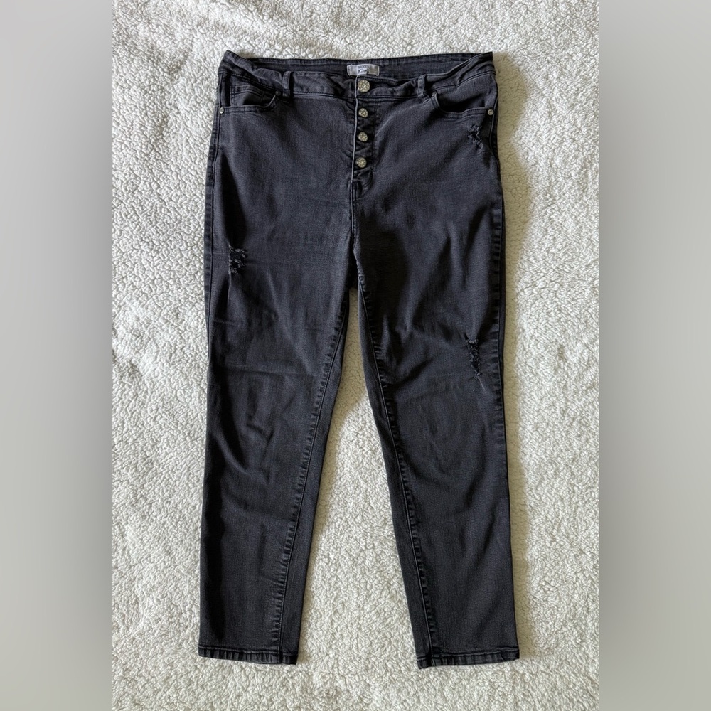 Madden NYC Distressed Jeans size 17 black